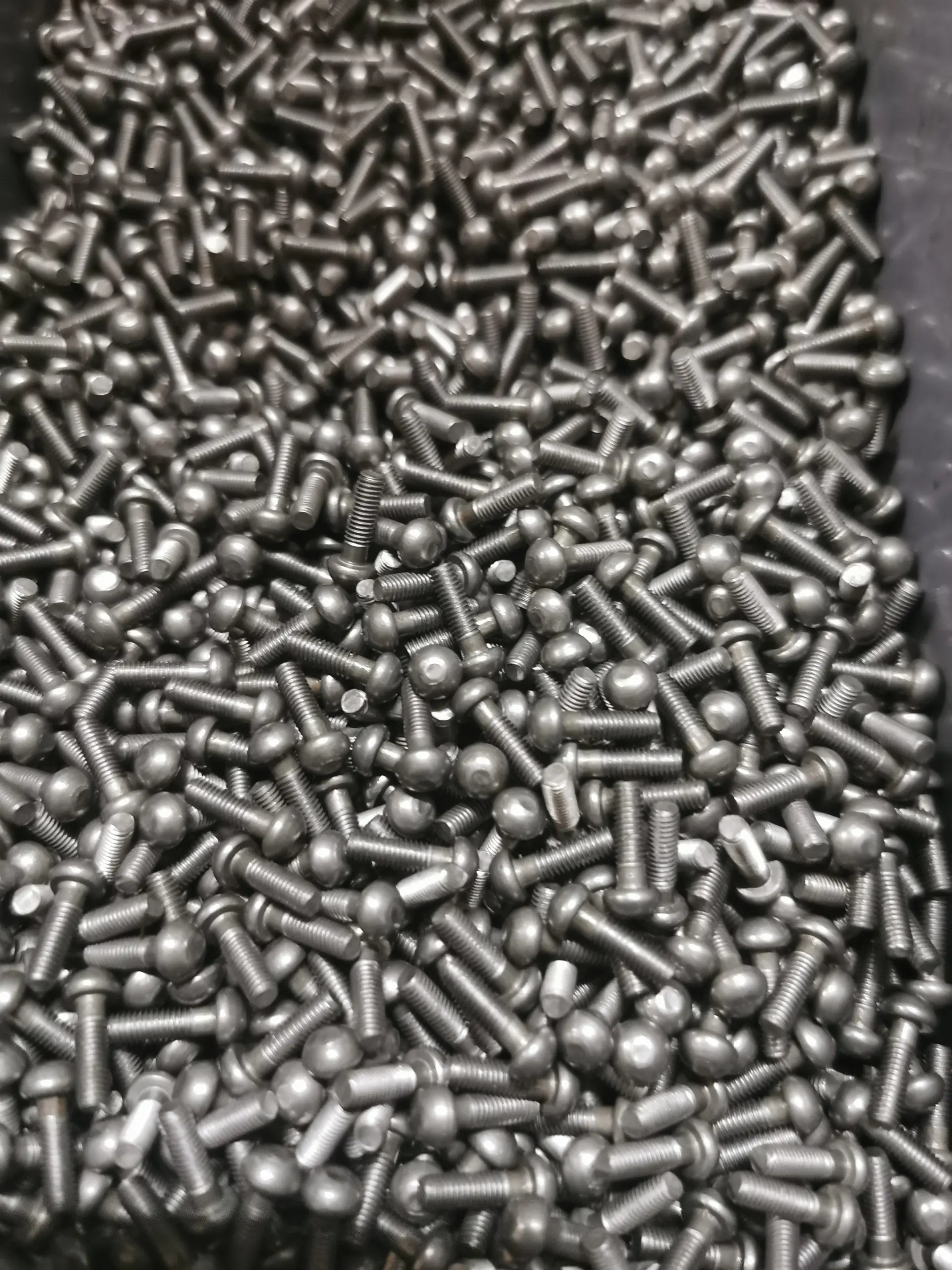 m3x10-slotless-scaled-1.webp M3 x10mm Slot less Round Head Rivet Bolts x 100 (including m3 nuts) - Image 1